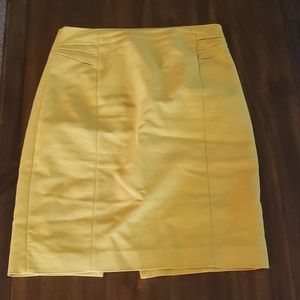 Yellow pencil skirt